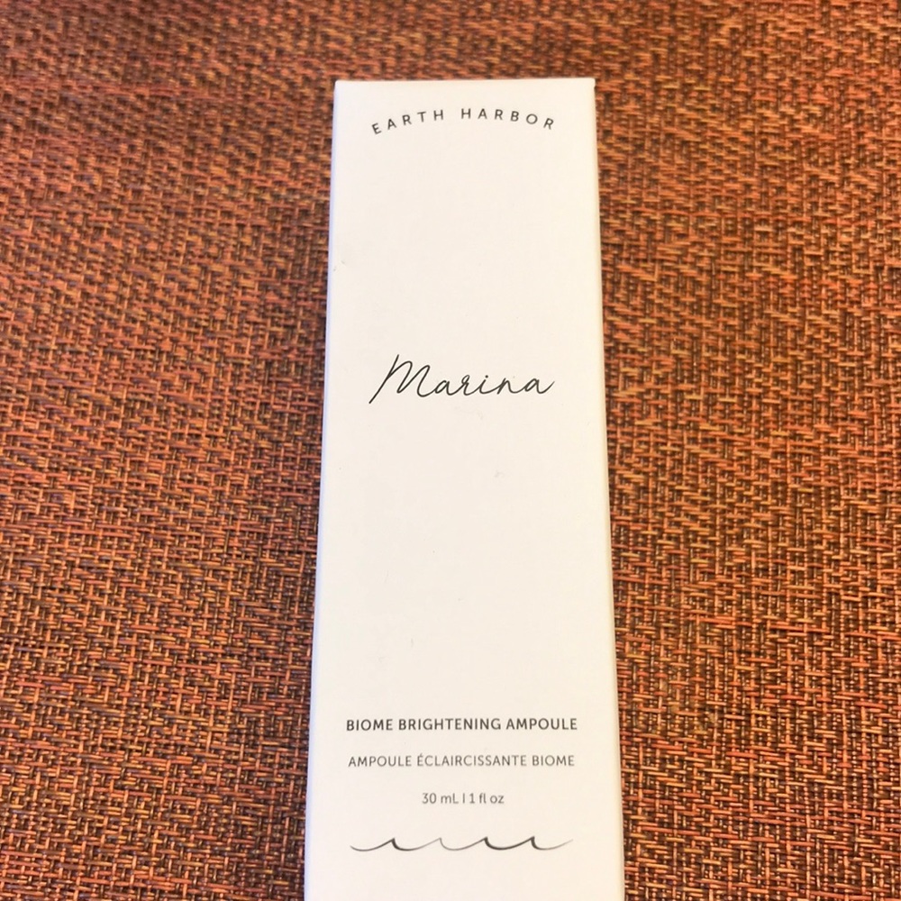 Earth harbor Marina face oil